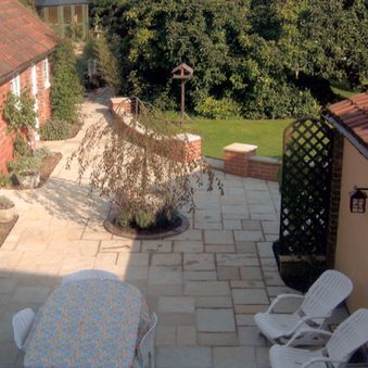 Courtyard garden in Coltishall