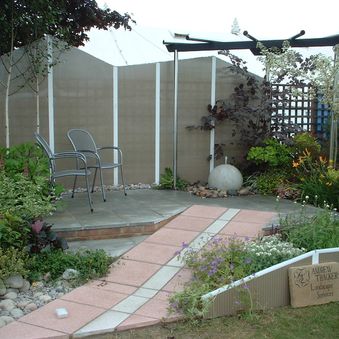 Show gardens - Silver RHS Courtyard garden competition 2005